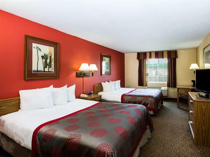 Ramada By Wyndham Sioux Falls Buitenkant foto