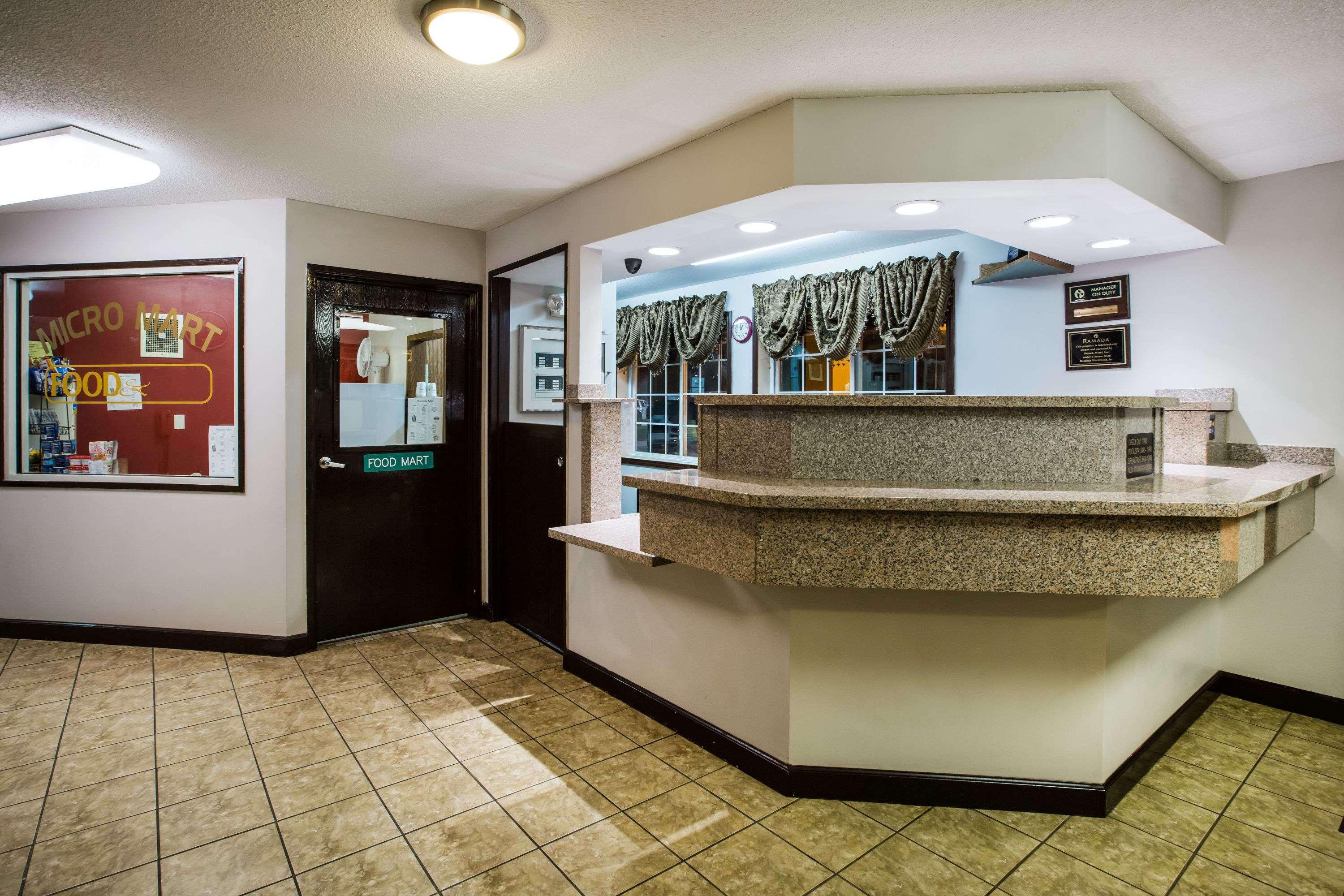 Ramada By Wyndham Sioux Falls Buitenkant foto