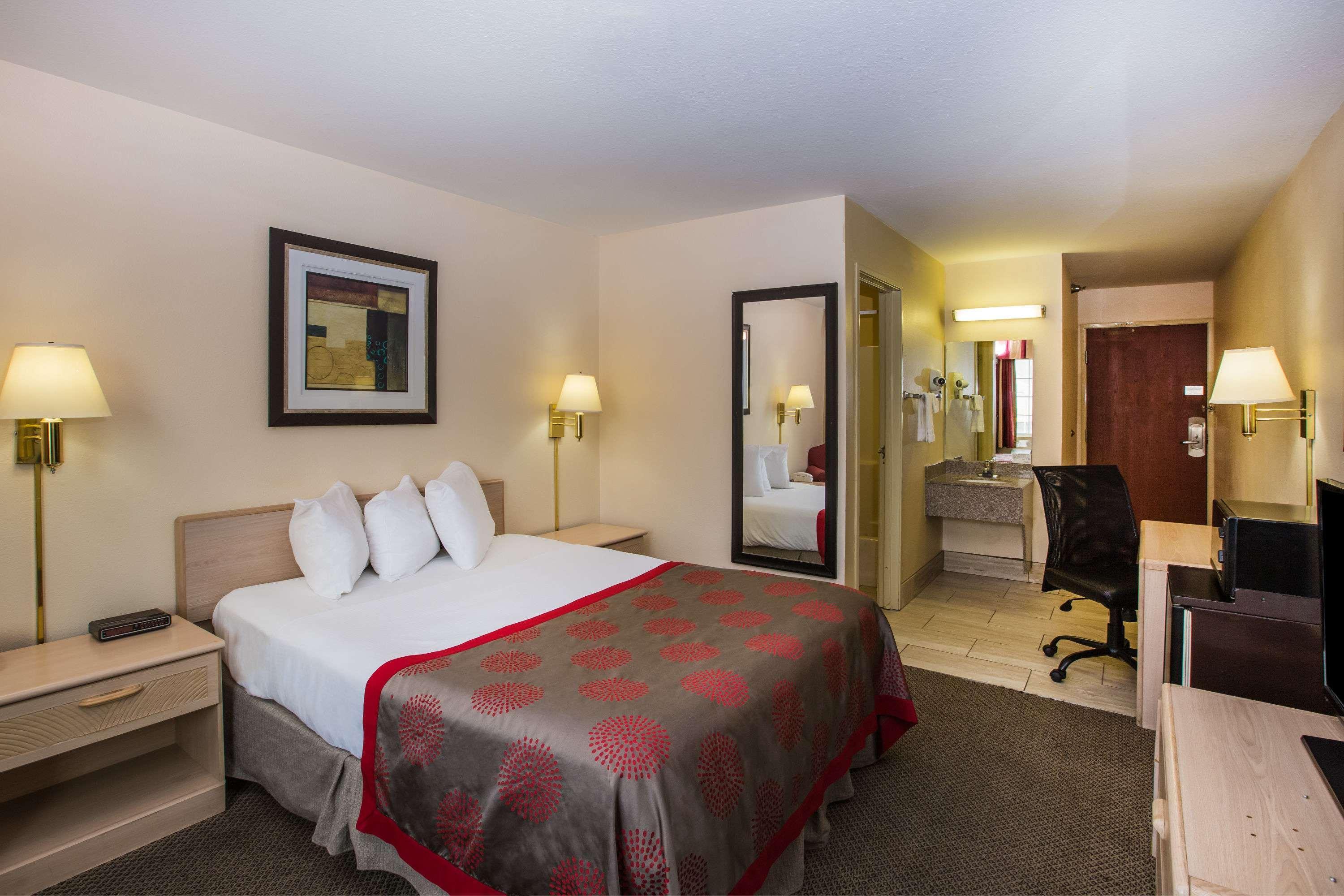 Ramada By Wyndham Sioux Falls Buitenkant foto