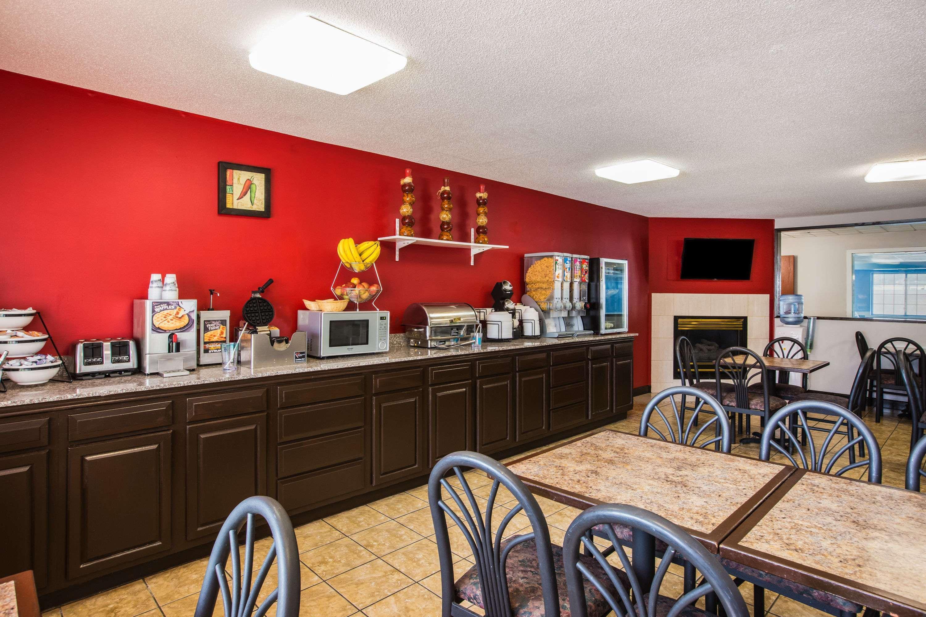 Ramada By Wyndham Sioux Falls Buitenkant foto